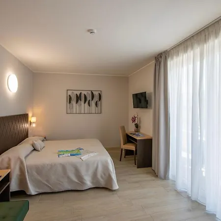 ボストン ホテル ストレーザ