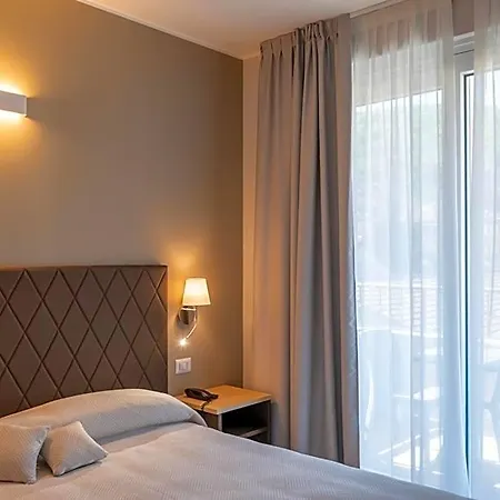Boston Hotel Stresa