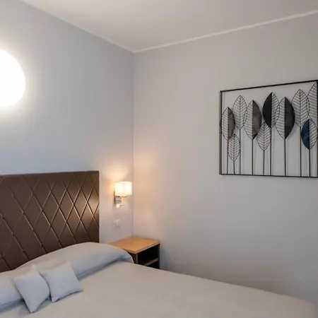 Boston Hotel 3*