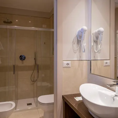 Hotel Boston 3*